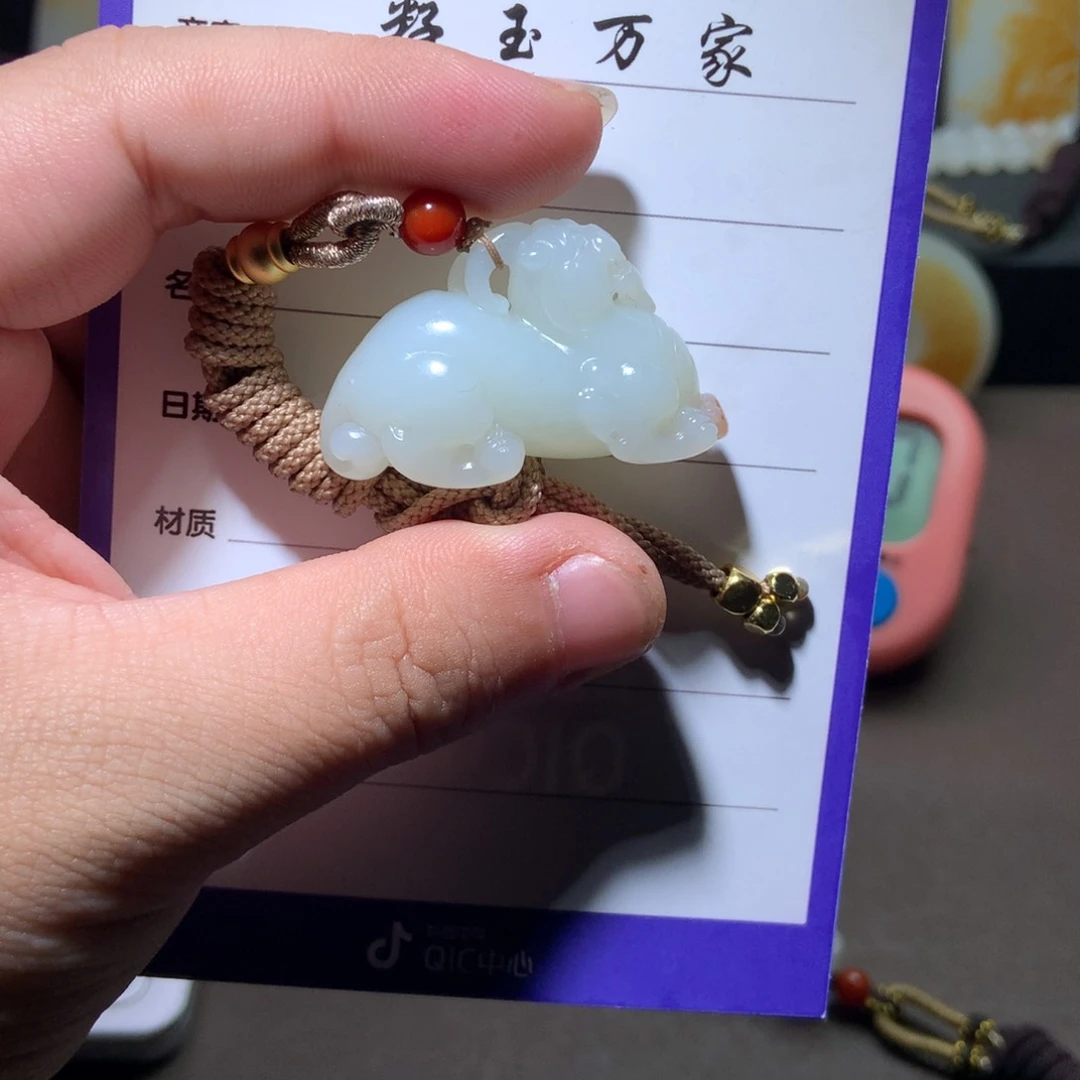 和田玉挂件未镶嵌干**嘛