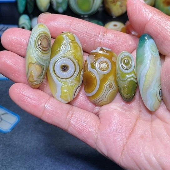 【闪购商品】未镶嵌玛瑙/玉髓珠宝奇石涅**生