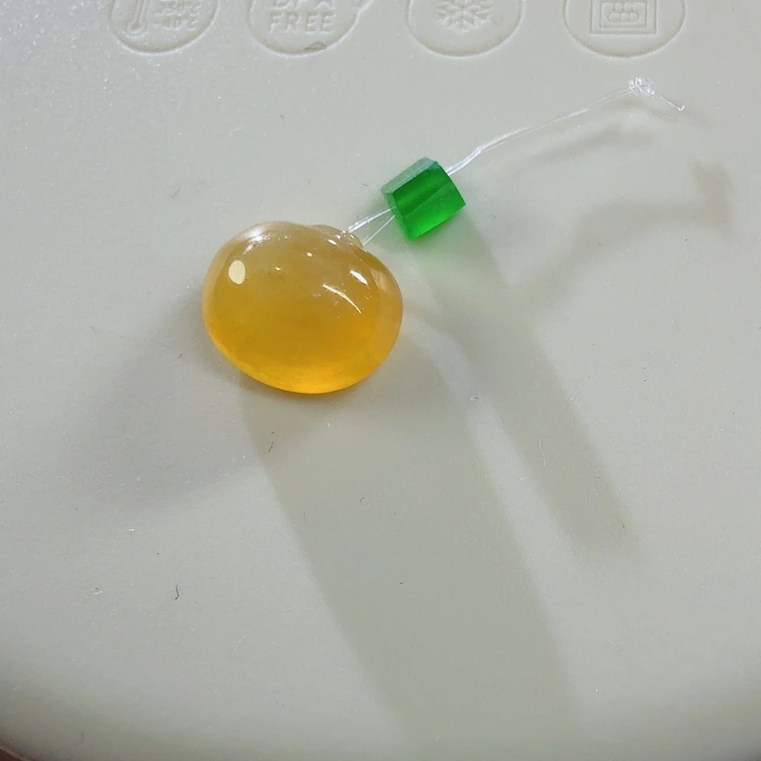 翡翠未镶嵌颈饰苹果