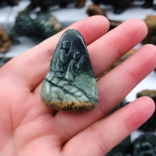 岫岩河磨玉（透闪石质玉）挂件未镶嵌