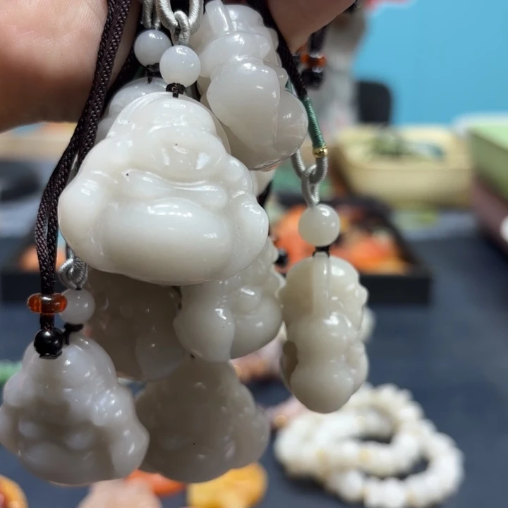 石英岩玉合金颈饰