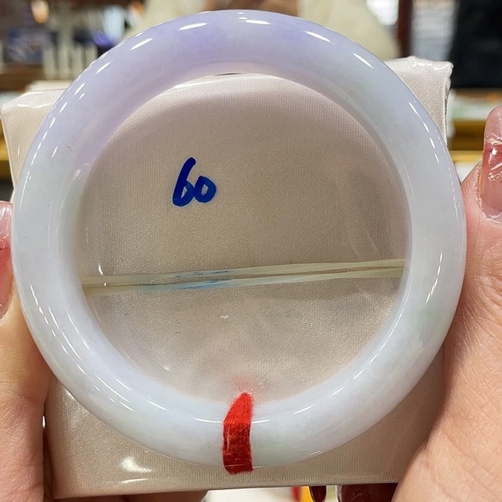 翡翠手镯未镶嵌翡翠手镯