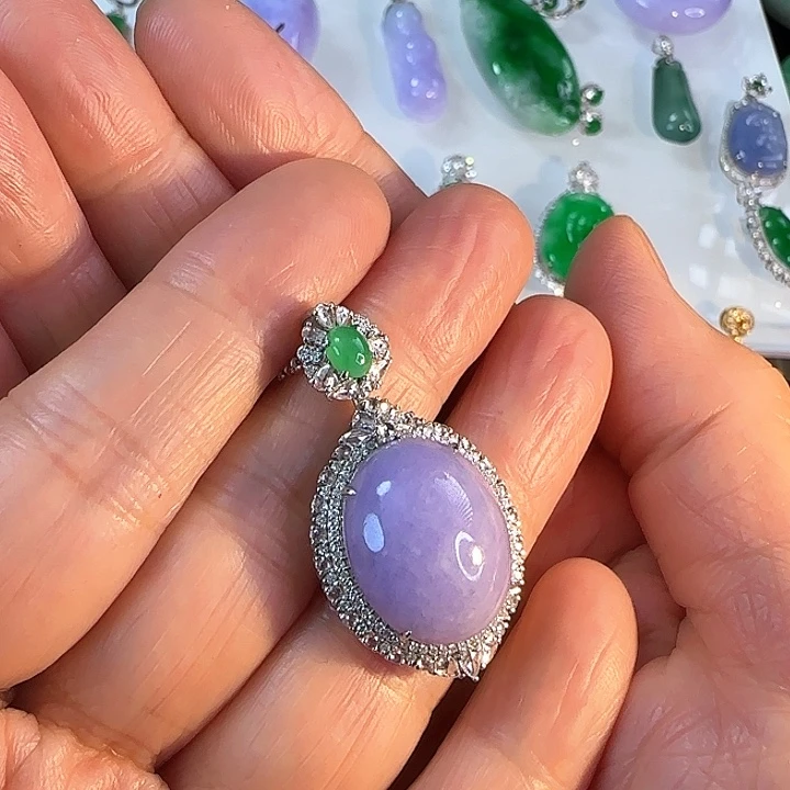 翡翠颈饰18K金镶嵌吊坠