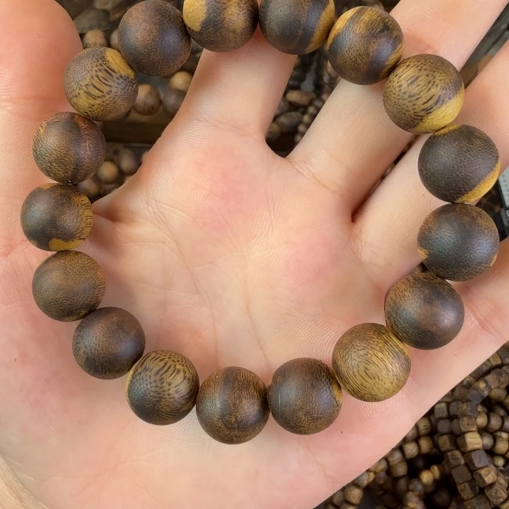 沉香沉香碎屑莺歌绿奇楠1.3虎斑圆珠14克➕