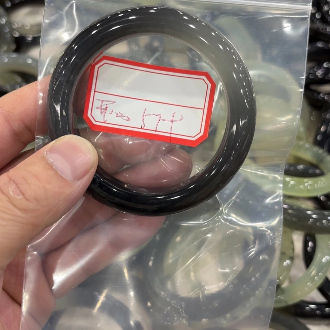 蛇纹石玉手镯未镶嵌开**乐