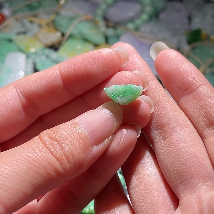 颈饰未镶嵌翡翠天