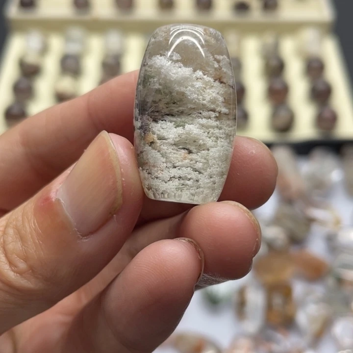 纯天然粉色幽灵碧玺(处理)