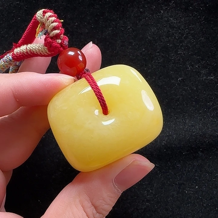 蜜蜡未镶嵌珠宝奇石