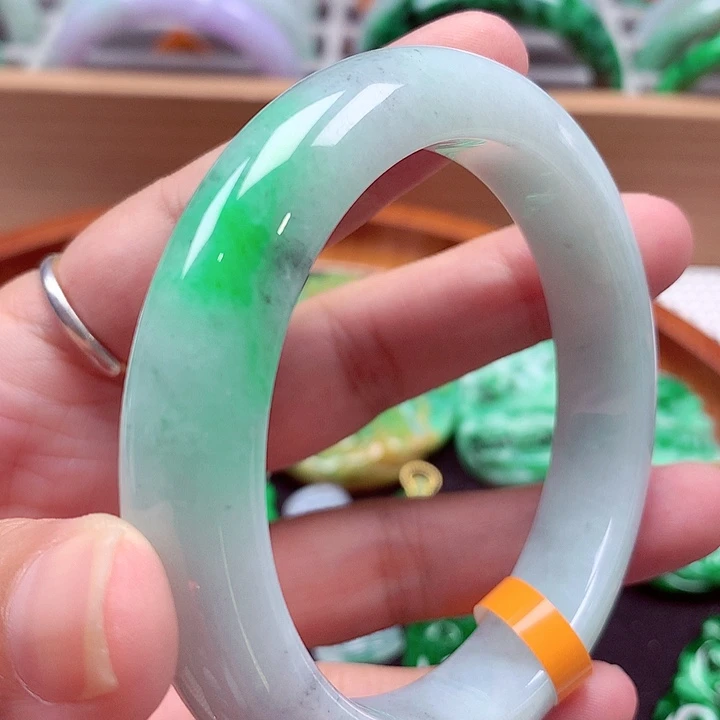 未镶嵌手镯翡翠翡翠