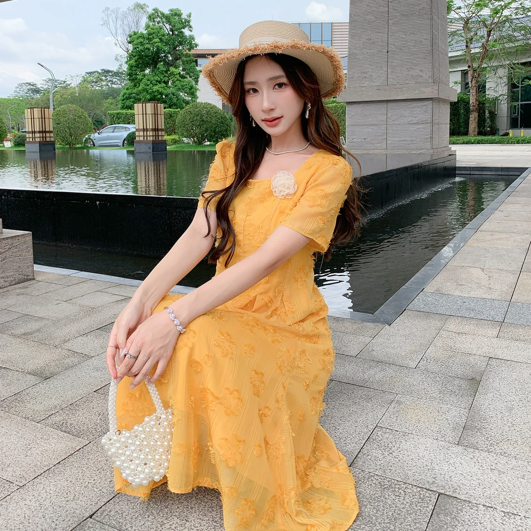 【奢姿】大码女装2025夏季新款胖妹妹法式方领连衣裙气质优雅A字裙