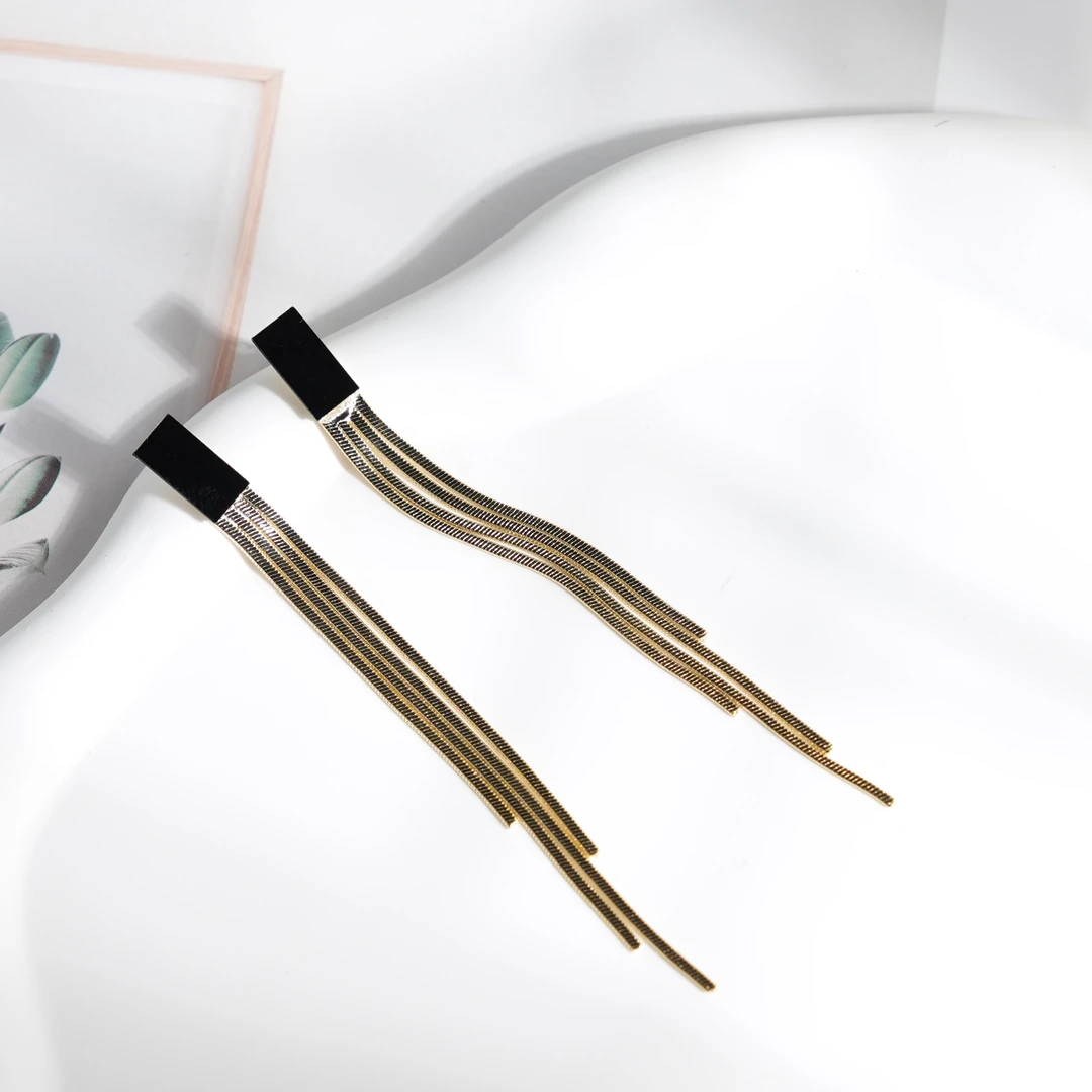 铜合金锆石耳饰 长方形黑色锆石蛇骨链条流苏气质高级耳环L0253