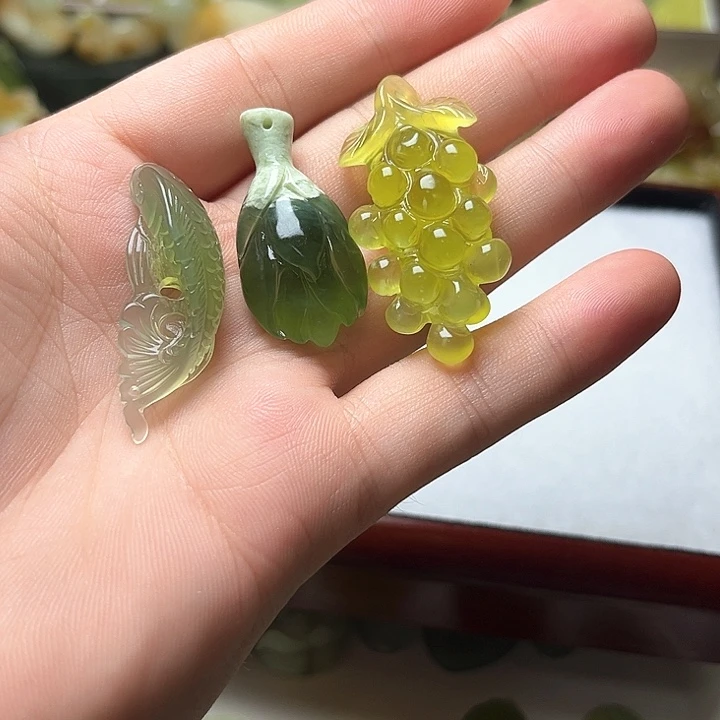 蛇纹石玉未镶嵌颈饰F**e