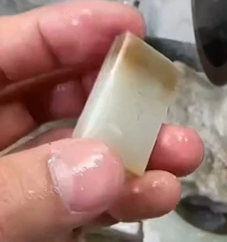 天然和田玉无事牌吊坠