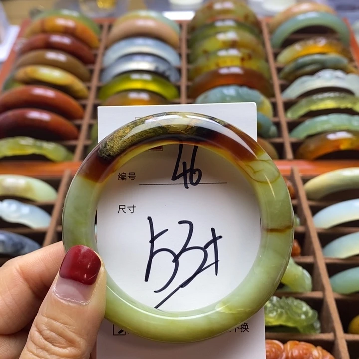 蛇纹石玉手镯未镶嵌