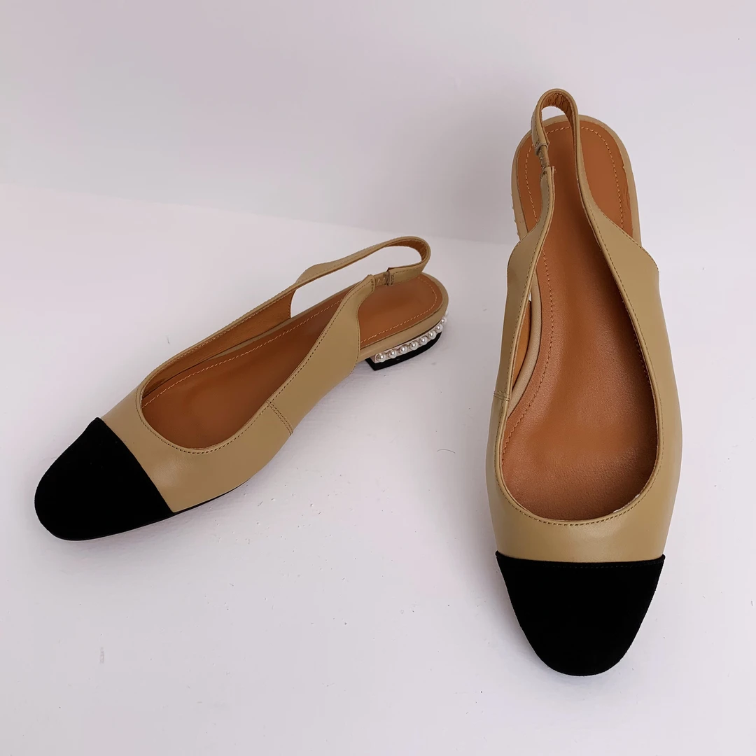 卡其色圆头珍珠跟包头凉鞋M26