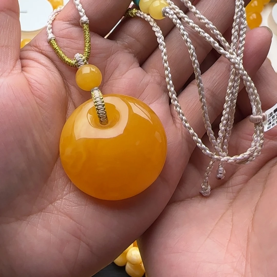 琥珀未镶嵌颈饰焦皮鸡油红公主扣吊坠