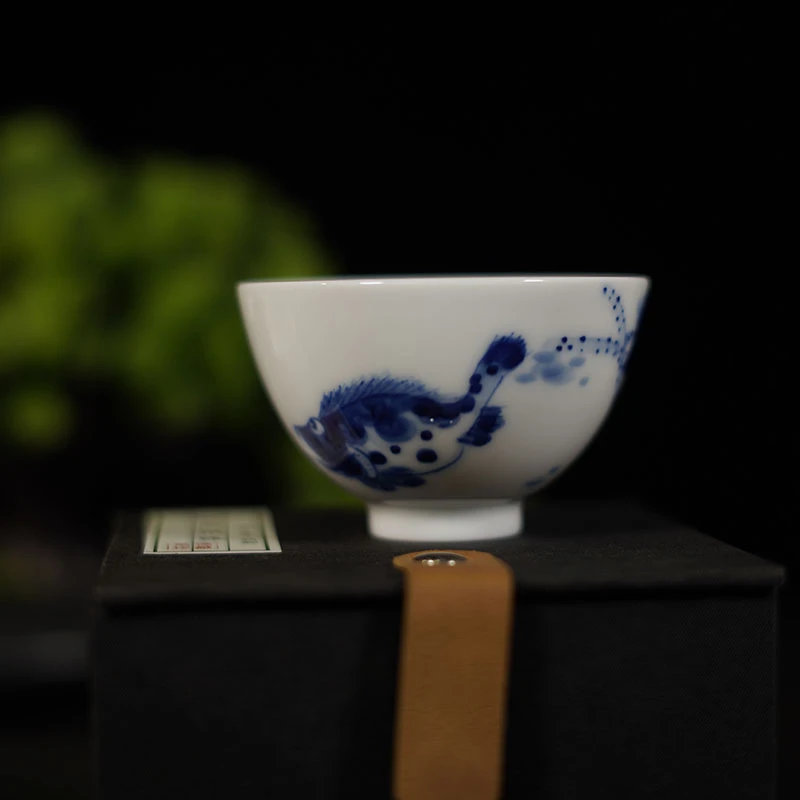 景德镇手绘荷花鱼戏主人杯陶瓷全手工釉下彩柴窑