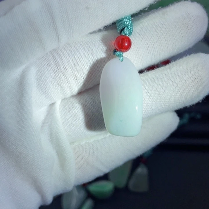翡翠未镶嵌挂件片料