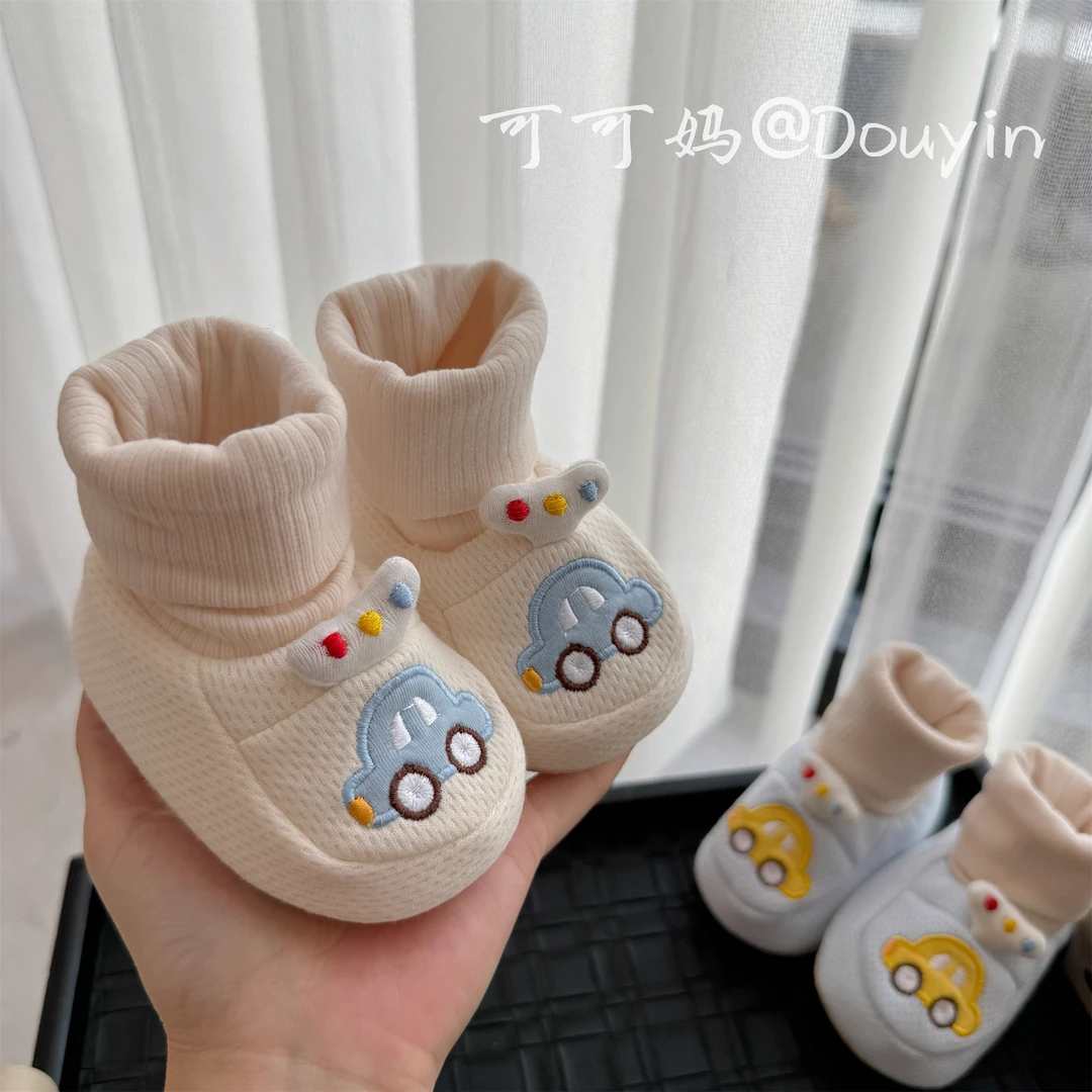 春秋冬季婴儿步前鞋软底0-1岁男女宝宝卡通防掉保暖加厚不掉鞋袜