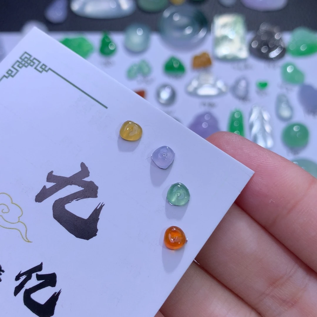 颈饰未镶嵌翡翠天然翡翠A货 随形扣