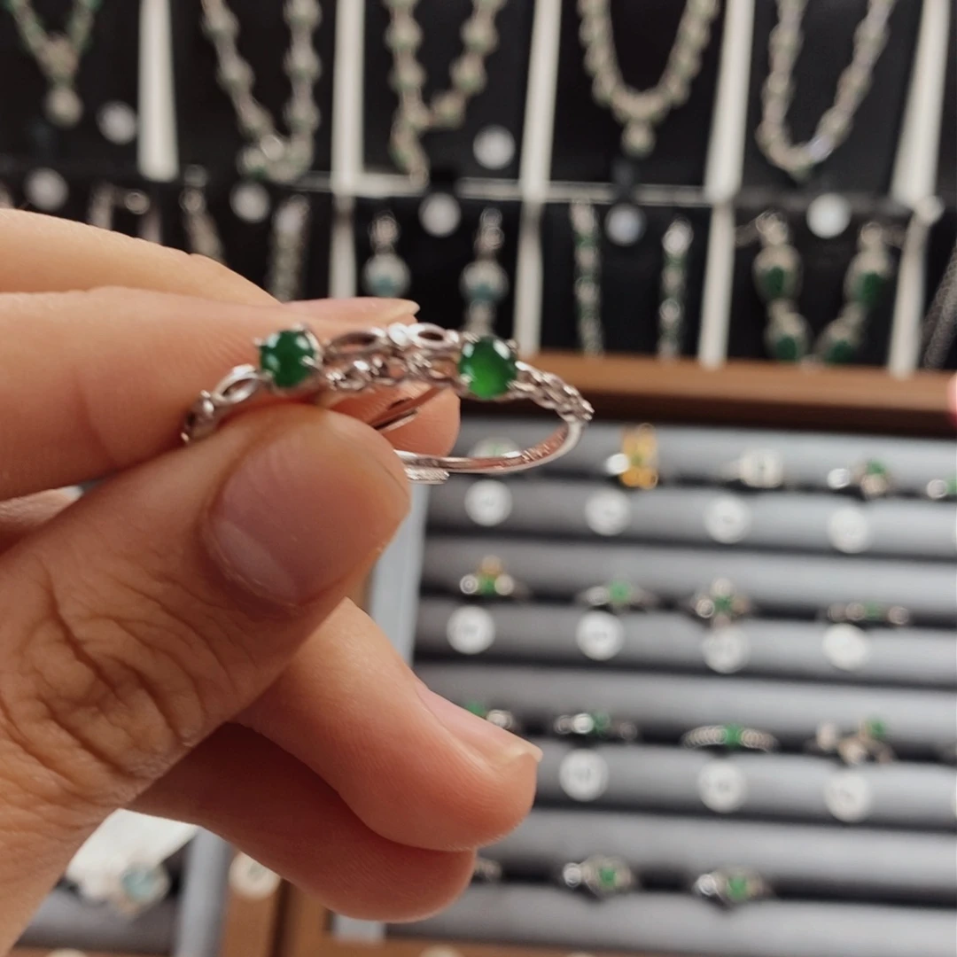 翡翠颈饰银S925镶嵌翡翠