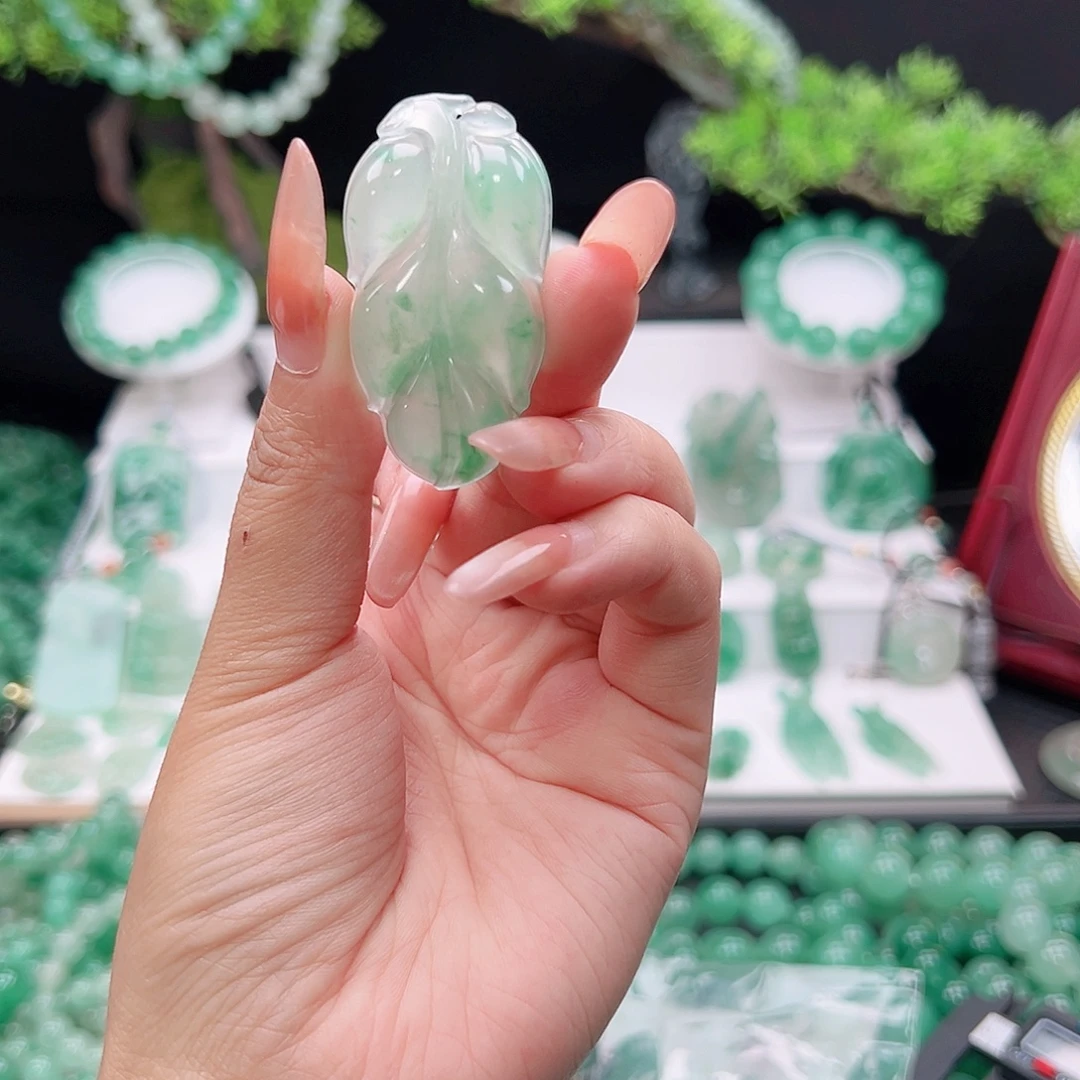 石英质玉（非洲翠）未镶嵌吊坠(赠链)