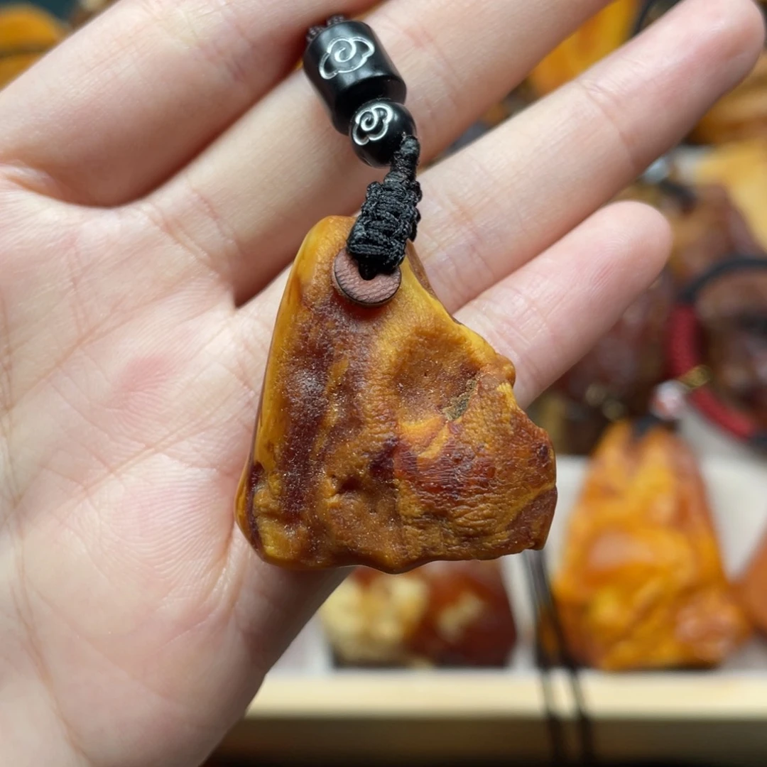 未镶嵌琥珀珠宝奇石