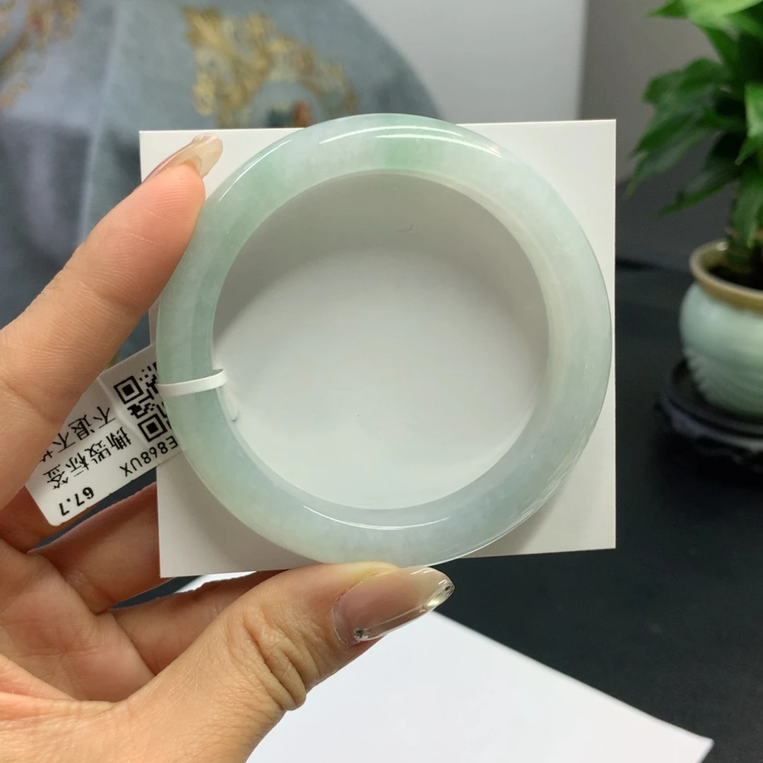 翡翠手镯未镶嵌缅甸翡翠手镯