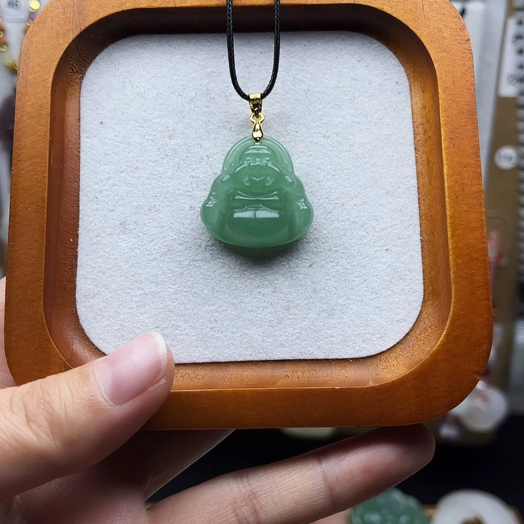 石英质玉未镶嵌颈饰