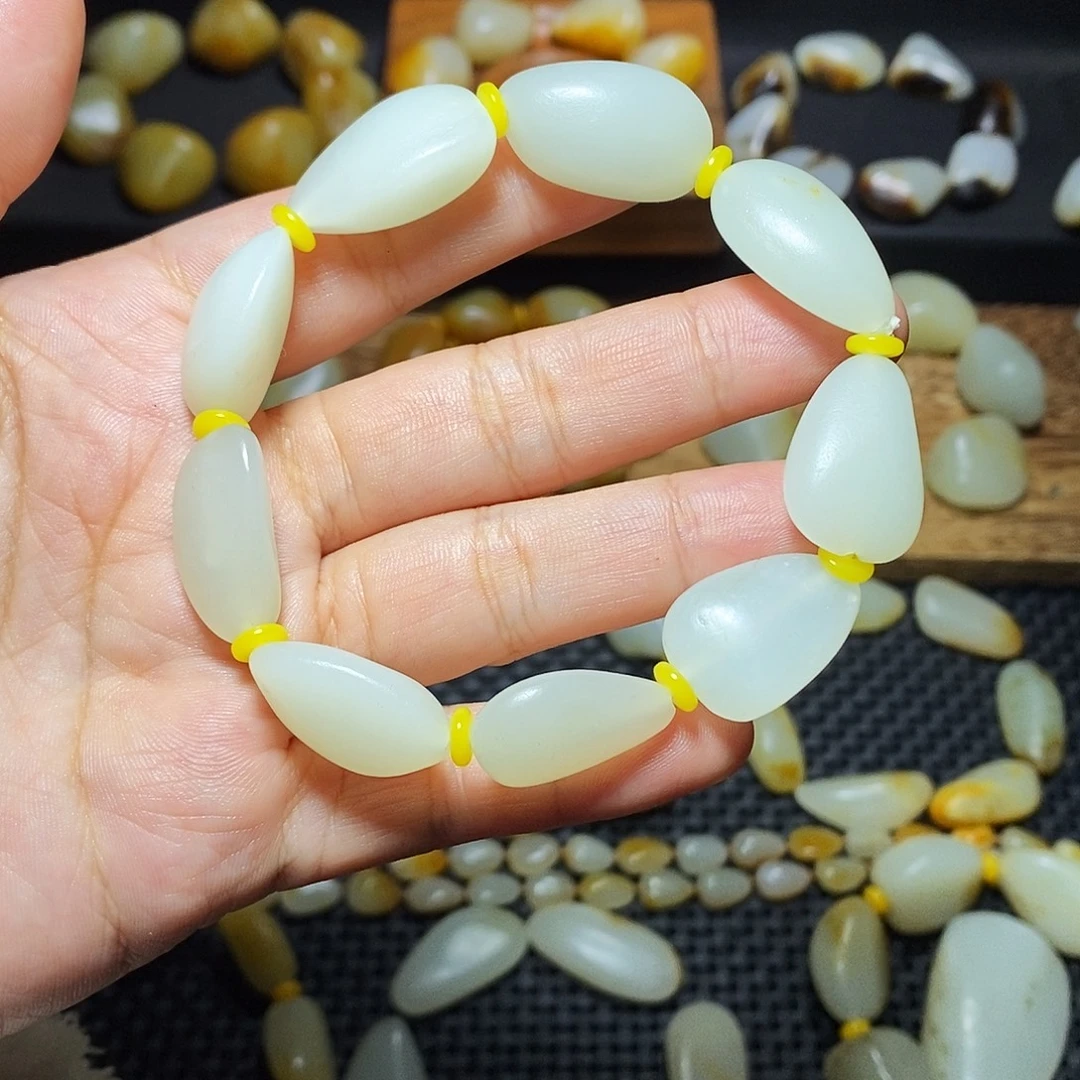 和田玉未镶嵌手链