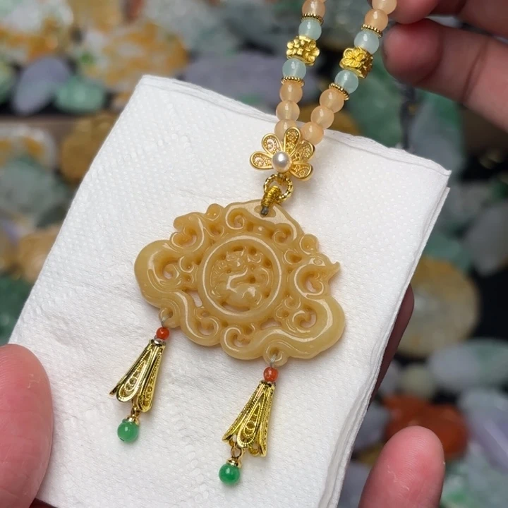 翡翠颈饰未镶嵌吊坠