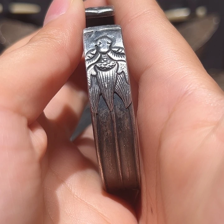 搞***钱金属工艺品手镯龙