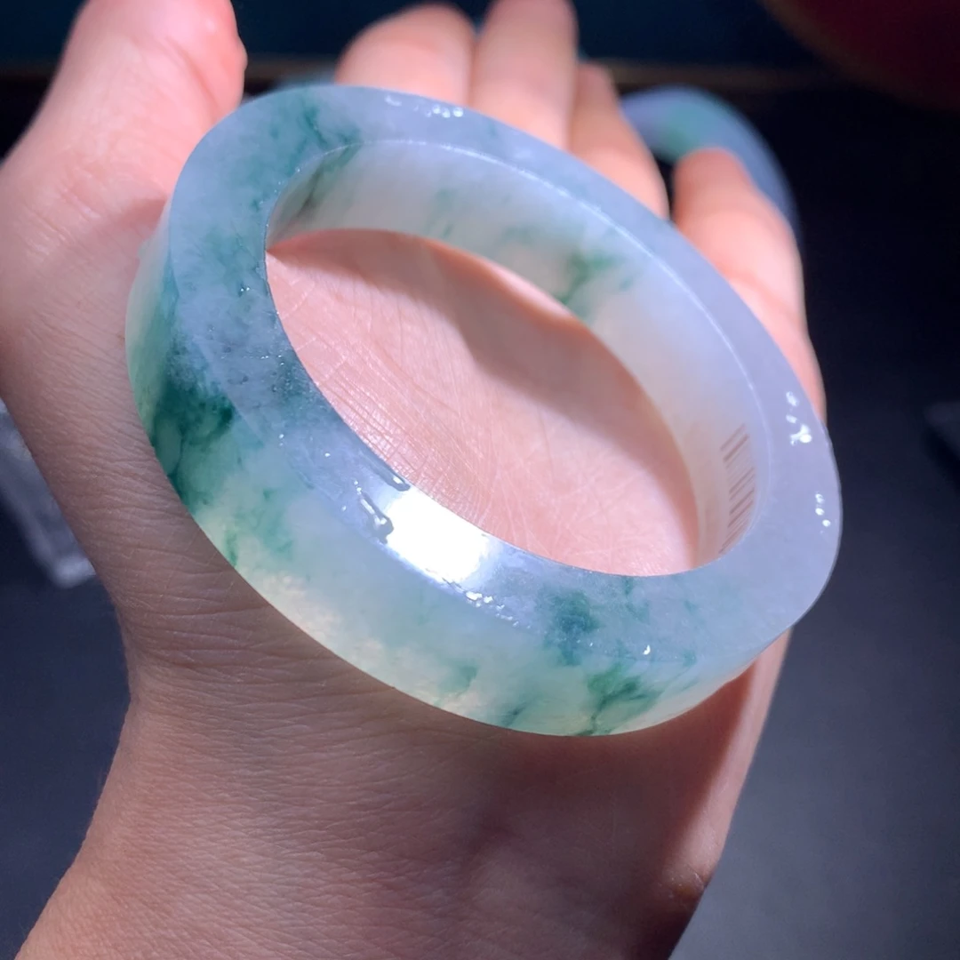 未镶嵌翡翠手镯定制翡翠