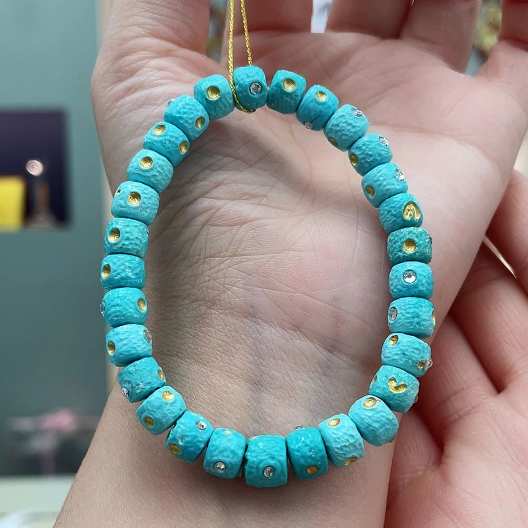 绿松石颈饰未镶嵌