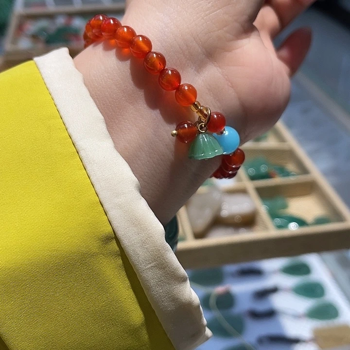 石英质玉未镶嵌颈饰