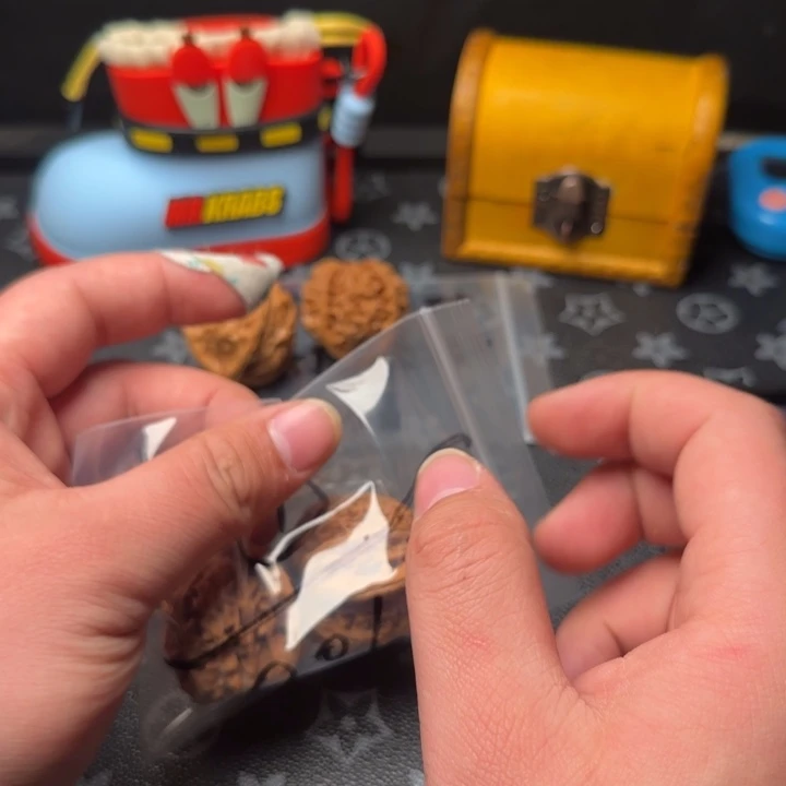 煙***居大叶紫檀（黑酸枝木类）