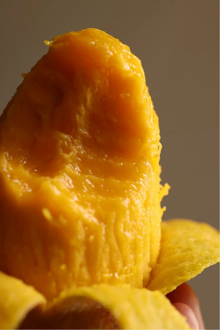 海南树上熟贵妃芒 无膨大剂果子小大小随机 表皮会有黑点 顺丰