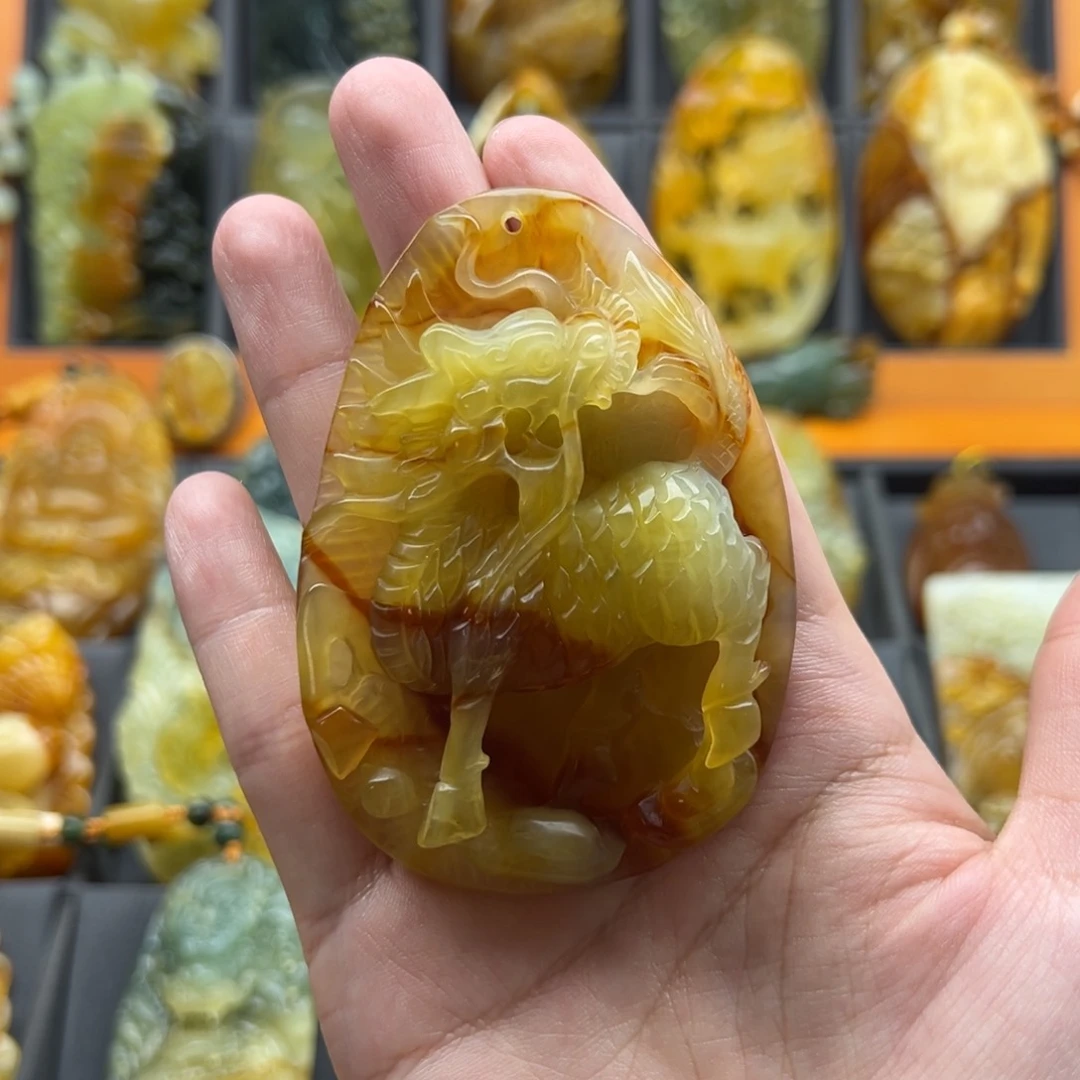 蛇纹石玉未镶嵌颈饰