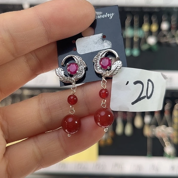 和田玉未镶嵌耳饰