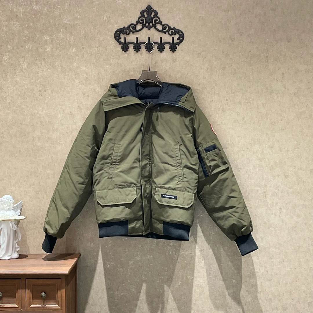 99新 CANADA GOOSE 军绿色飞行员夹克鹅羽绒服/m码/99新/30624