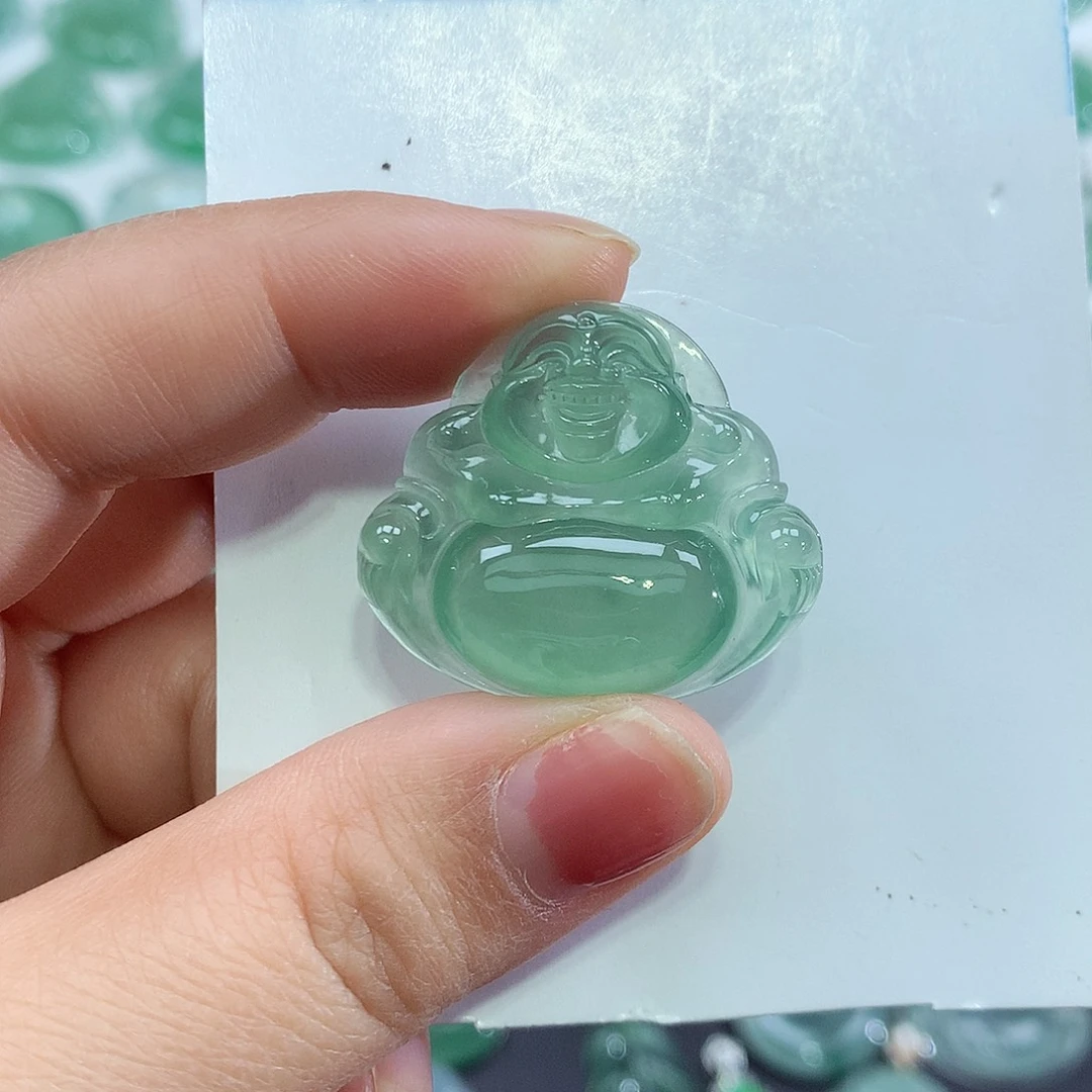 翡翠未镶嵌颈饰佛公