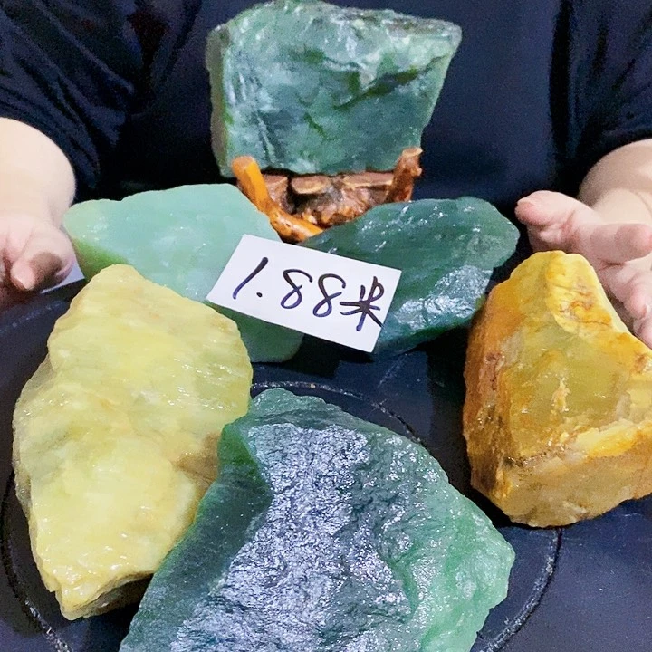 蛇纹石玉原石未镶嵌
