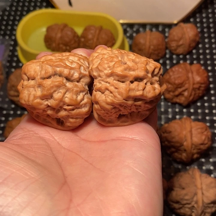 阿***6把件文玩核桃四深开细腰大八腿三角蛙王