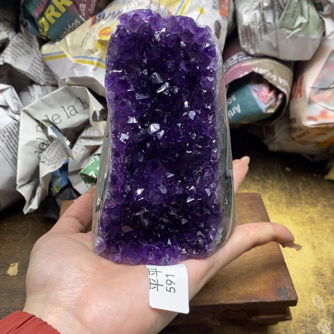 紫晶乌拉圭未镶嵌