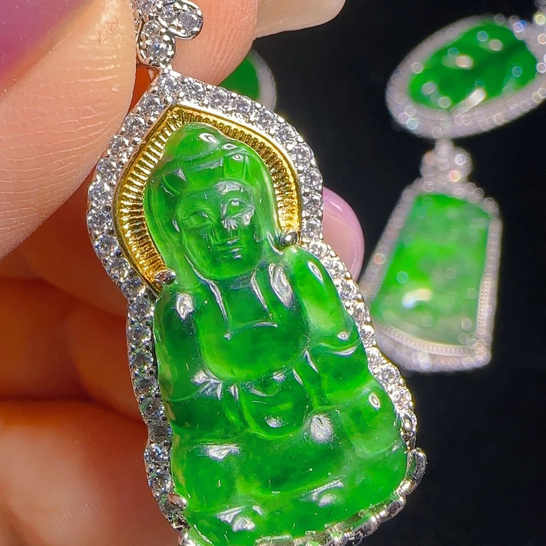 翡翠吊坠(赠链)未镶嵌