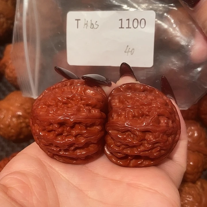 文玩核桃吊坠白狮子40