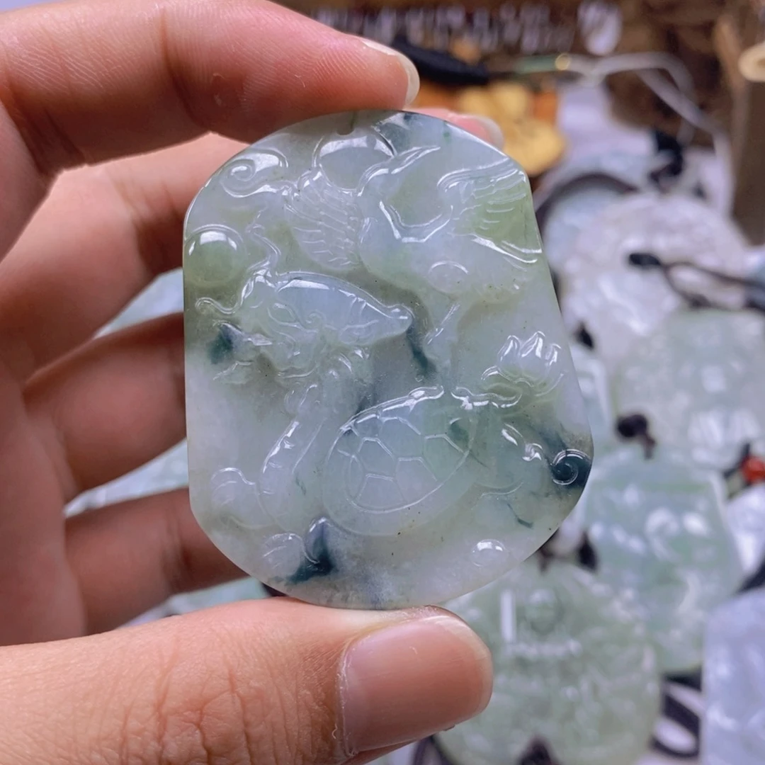 翡翠颈饰未镶嵌翡翠