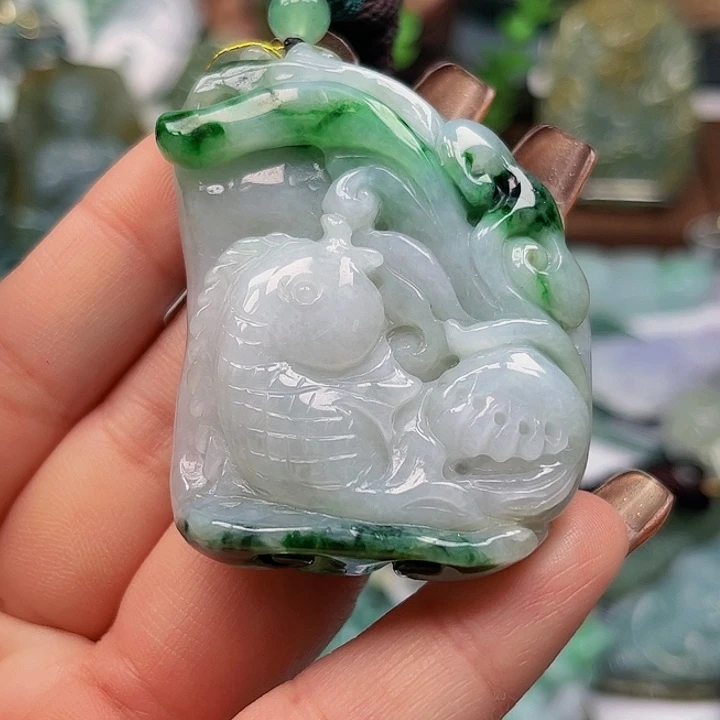 翡翠未镶嵌颈饰挂件