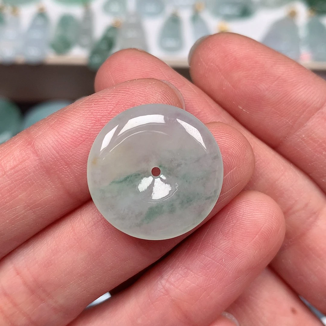 翡翠颈饰未镶嵌平安扣吊坠