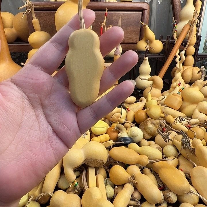 两***子三肚夹扁葫芦一个